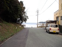 Medium_03　駐車場から海まで
